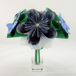Bouquet origami bleu, vert et papillons