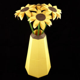 Vase papier origami et bouquet de tournesols